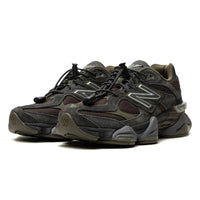 "Blacktop/Dark Moss/Black"
