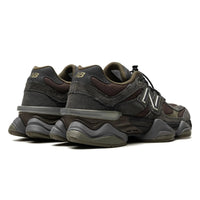 "Blacktop/Dark Moss/Black"
