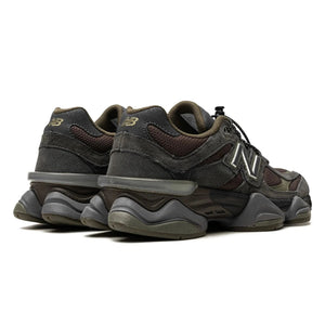 "Blacktop/Dark Moss/Black"
