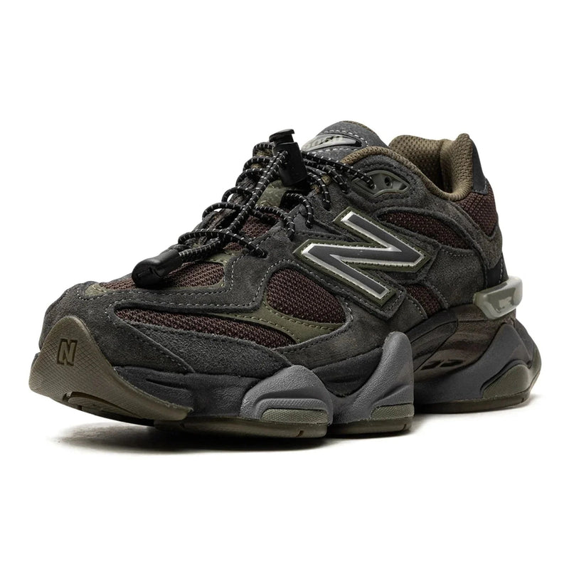 "Blacktop/Dark Moss/Black"