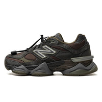"Blacktop/Dark Moss/Black"